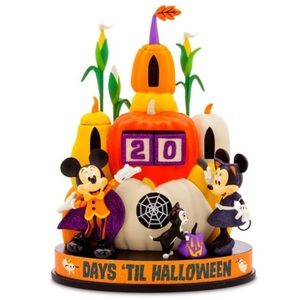 NWT Disney Mickey & Minnie Halloween Countdown Calendar